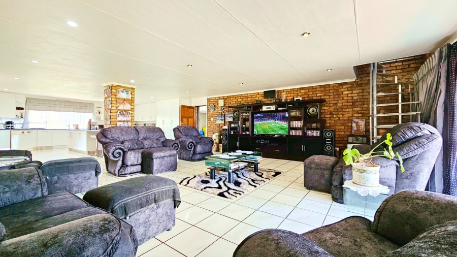 3 Bedroom Property for Sale in Oranjeville Free State